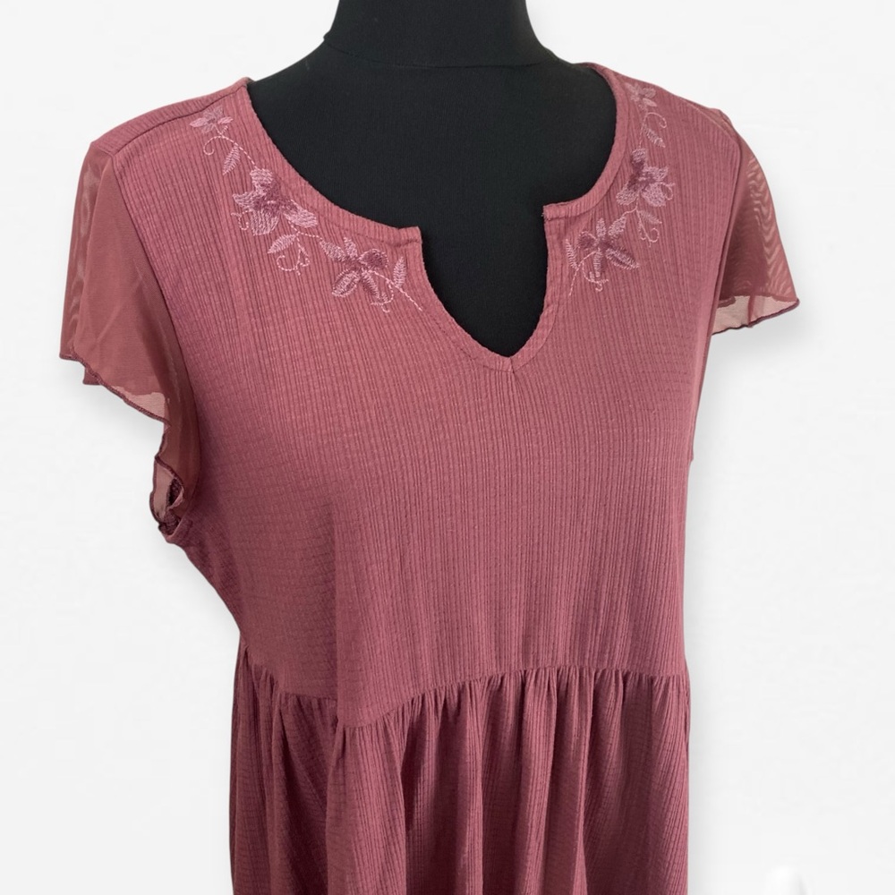 Torrid Dusty Rose Embroidered v-neck peplum empire waist Blouse Top 1 plus size - Picture 2 of 8